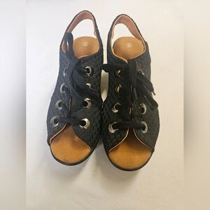 Bernie Mev- Woven Upper Adjustable Lace,Memory Foam Sandals Women's SZ 9 Black